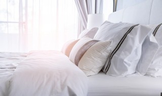极简现代卧室装修风格推荐（极简现代卧室装修风格推荐图片）